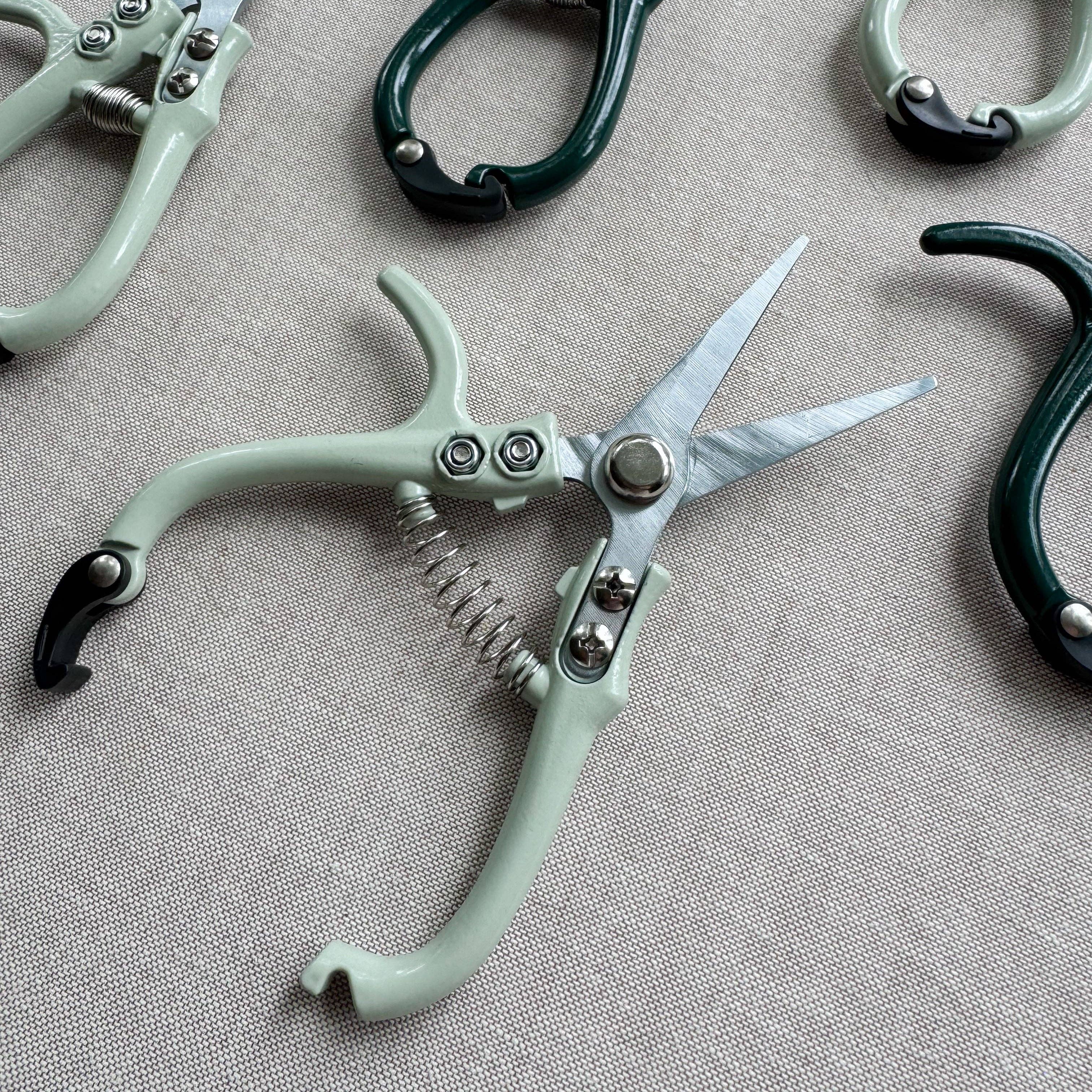 Mini Precision Pointed Shear | Moss Green