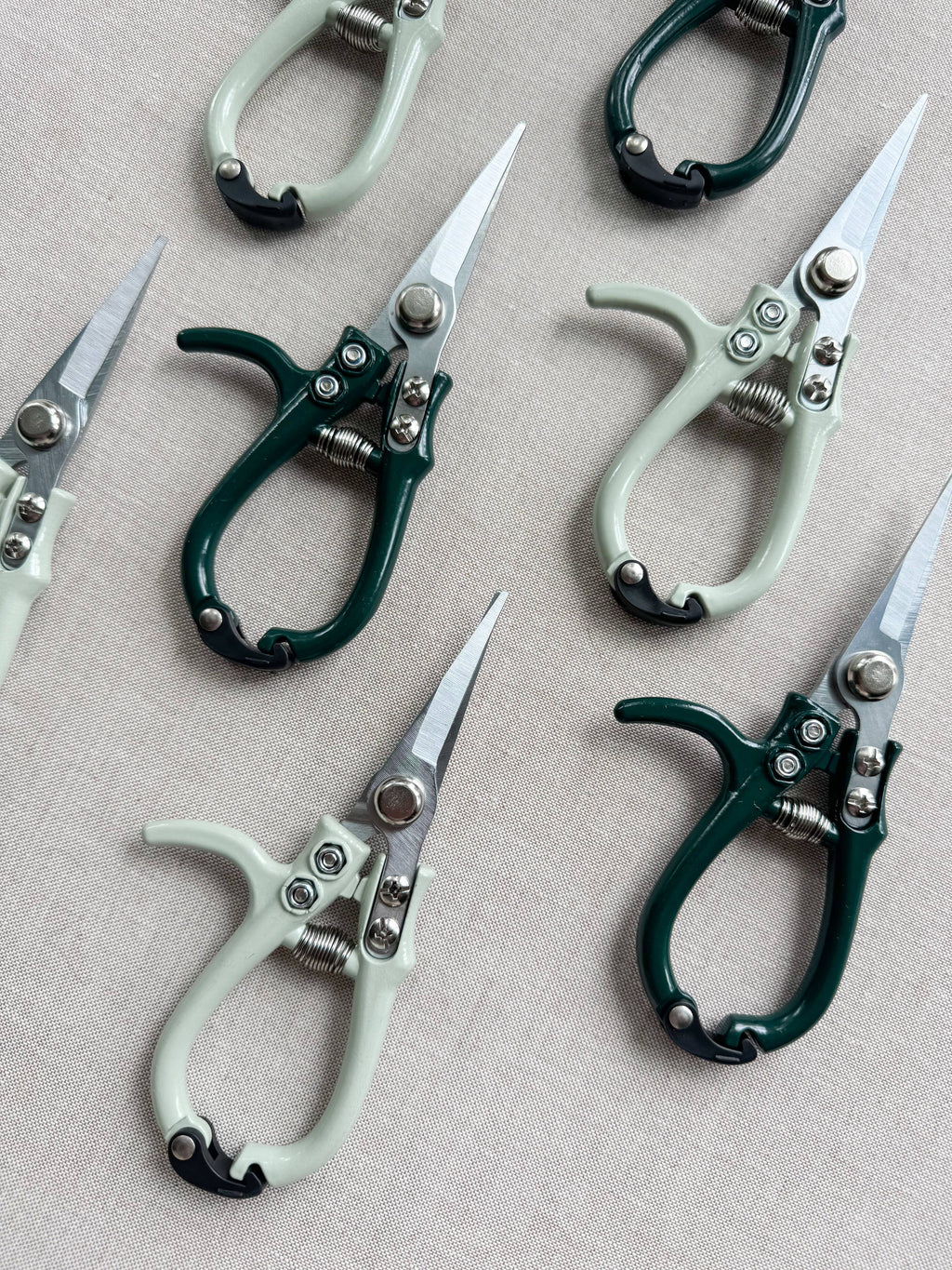 Mini Precision Pointed Shear | Moss Green