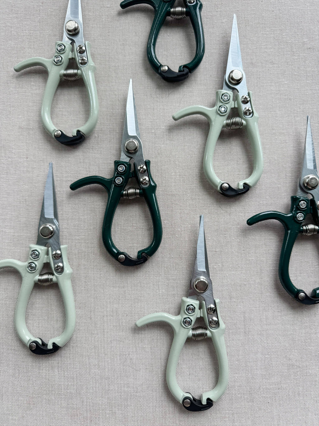 Mini Precision Pointed Shear | Moss Green