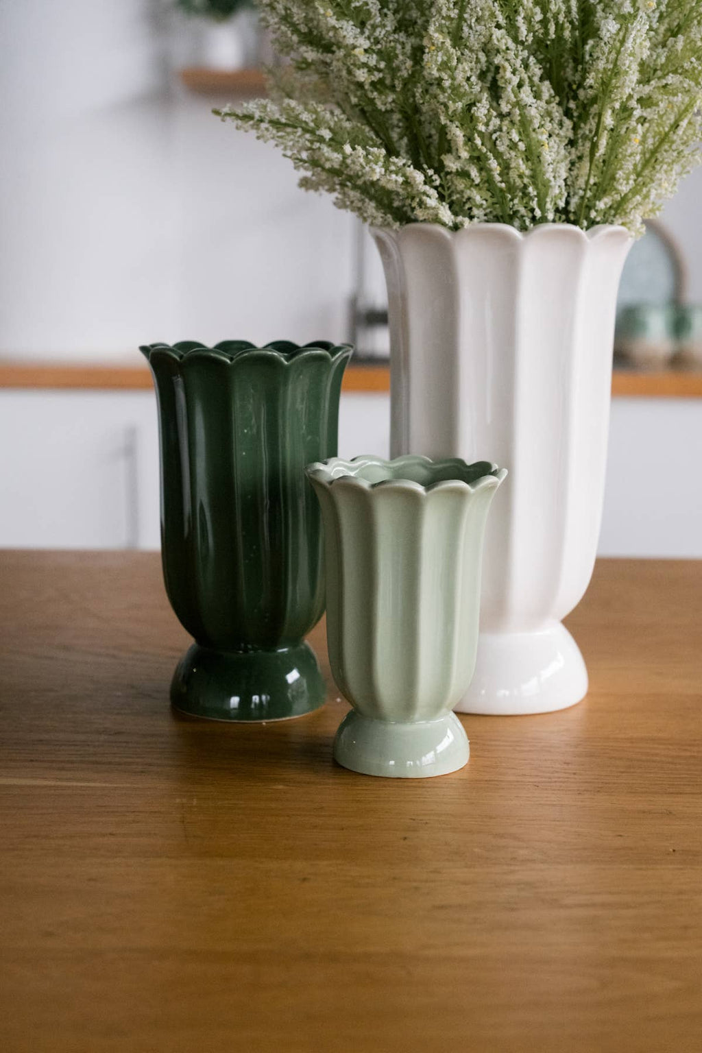 Medium Cottage Bloom Dark Green Scalloped Vase