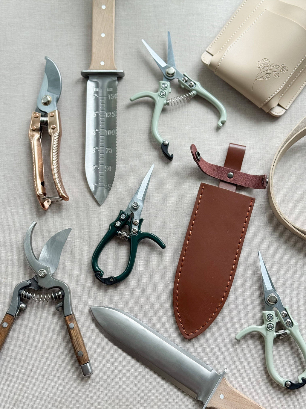 Mini Precision Pointed Shear | Moss Green