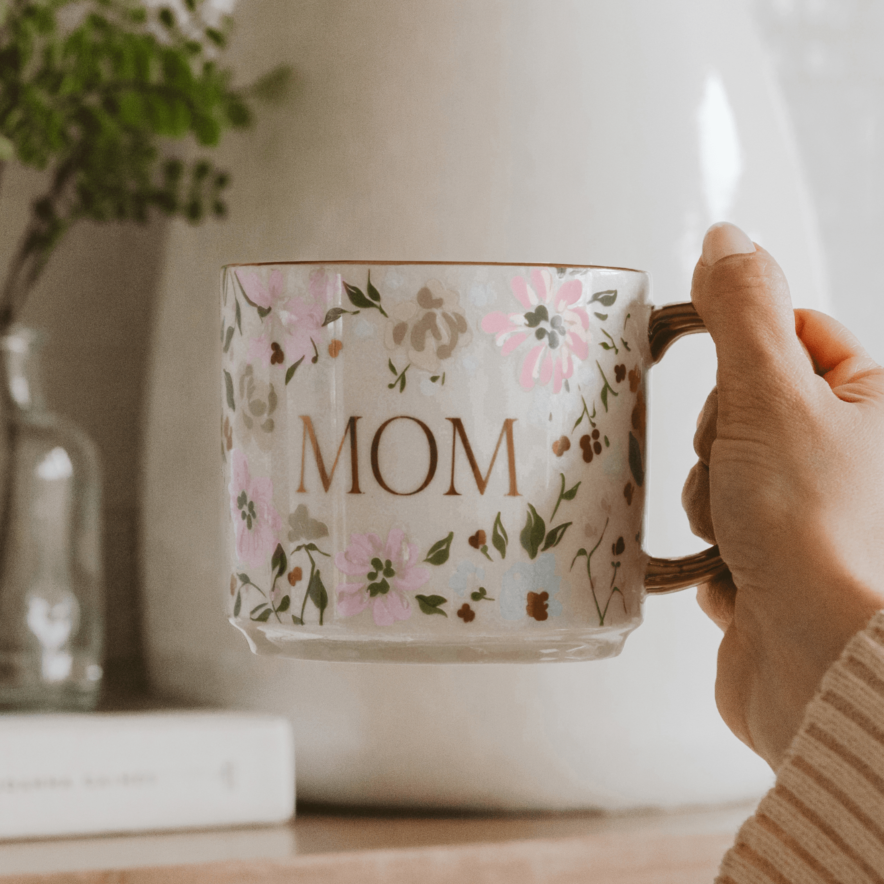 The Mom Mug | 14 oz Gold Handle Mugs